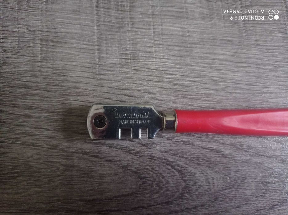 Продам стеклорез.