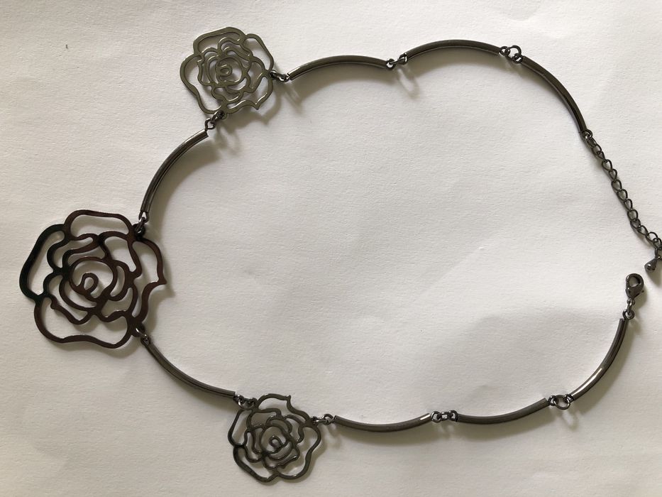 Naszyjnik z kwiatami