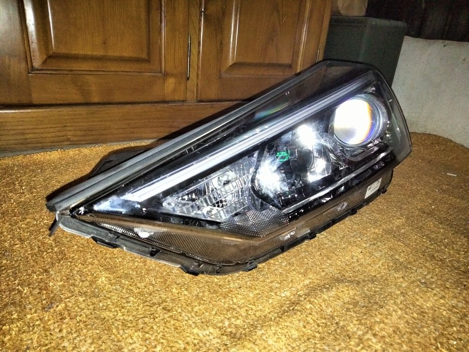 Farol Esquerdo Hyundai Tucson