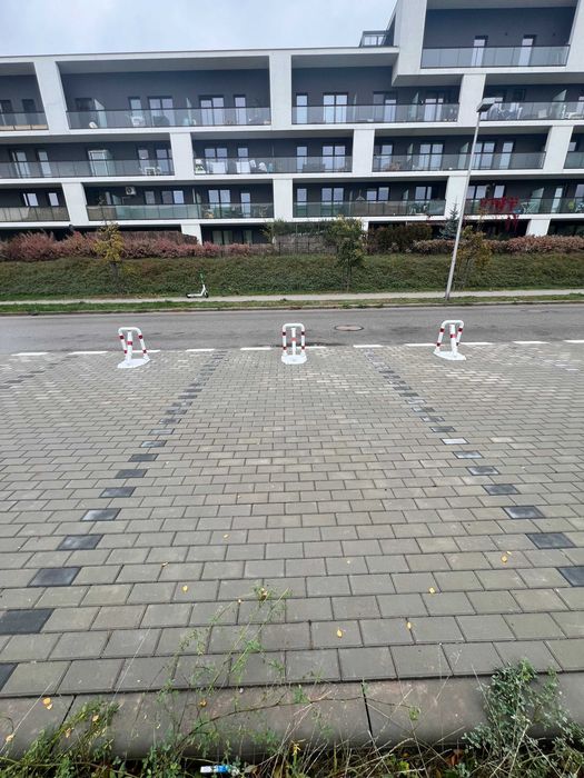 Wilanów – naziemne miejsce parkingowe na sprzedaż przy ul. Branickiego 21A
