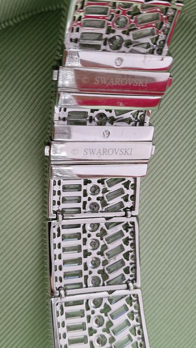 Swarovski hyperbola choker crystal