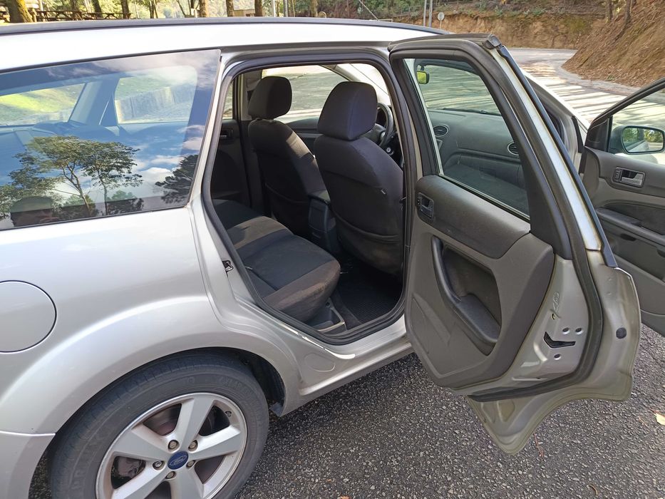 Ford Focus 1.6 TDCi (2005) – Económica, Espaçosa e Sempre Bem Mantida (IUC Antigo)