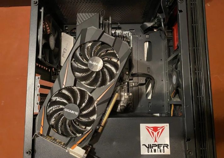 Продам: пк,монітори,клавіатуру і мишку