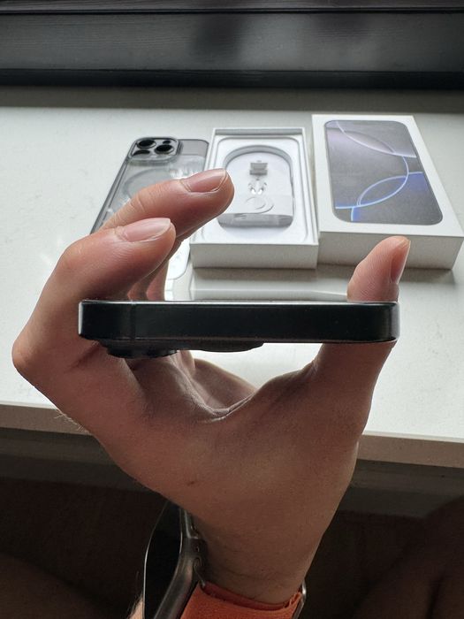 iPhone 16 pro w idelanym stanie