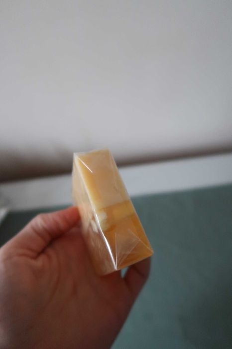 mydło żółte do pielęgnacji rąk łazienki do mycia