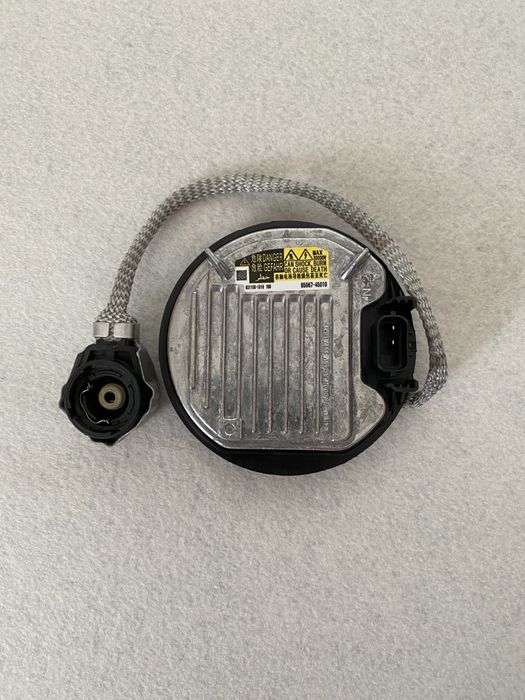 Блок розжига ксенона фары 85967-45010 Toyota Lexus