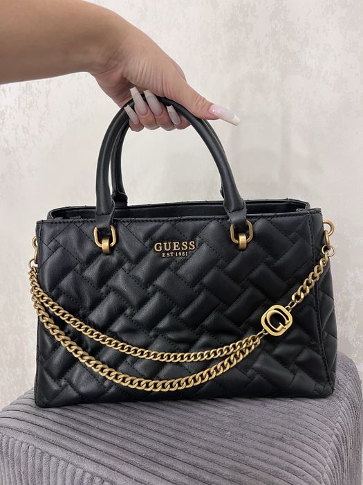 Сумка GUESS чорна стьобана