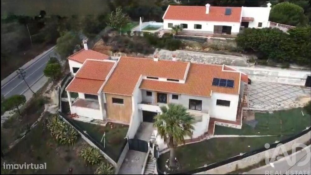 Moradia T5 em Palmela de 351,35 m2