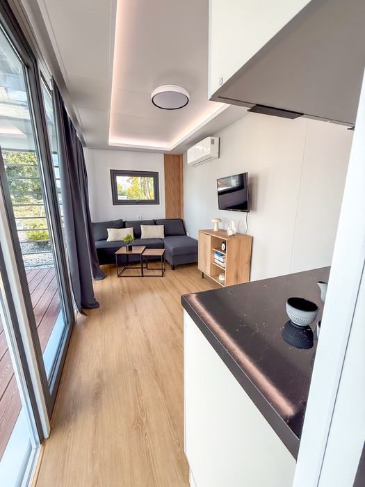 Nowoczesny domek letniskowy, modułowy, mobilny, kontenerowy.