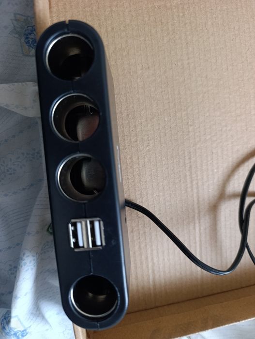 Vendo adaptador isqueiro e cabos etc