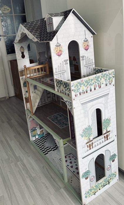 Piękna willa dla lalek. Z meblami.