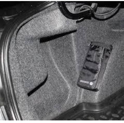 00750104788 Сумка для 1л банки масла в багажник VAG VW Audi Seat Skoda