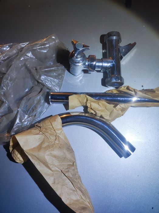 Кран смывной ,для писсуара ( производитель Чехия)куплены  времена СССР