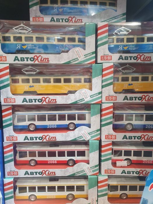 Трамвай металевий, тролейбус металевий, транспорт металевий, міський т