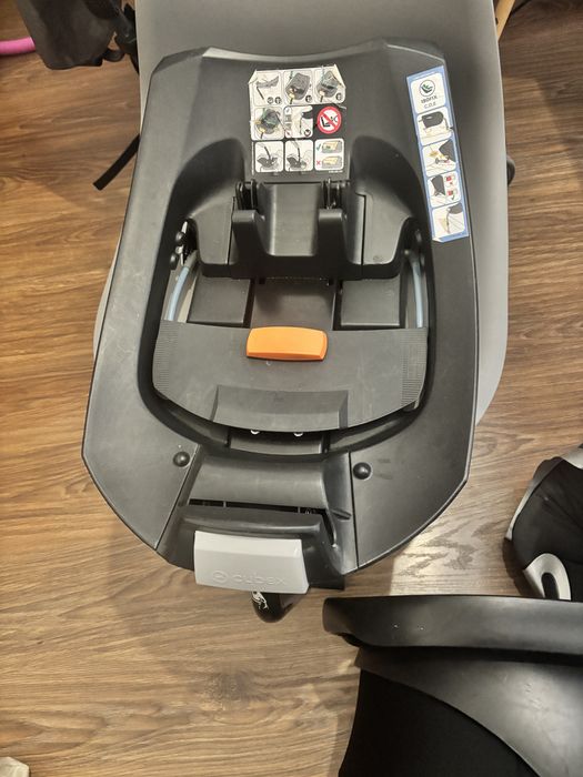 Fotelik cybex anton q z bazą