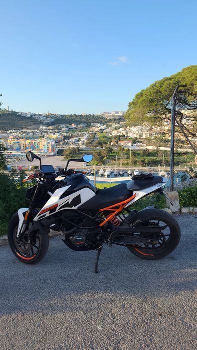 Mota KTM Duke 125