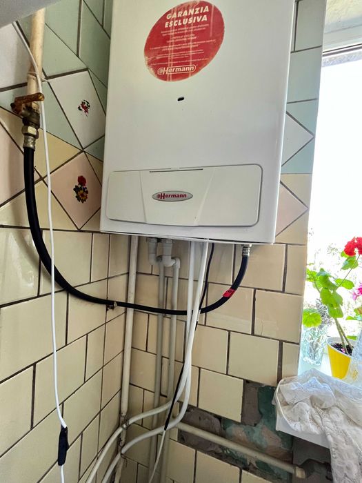 Продам 3 к. квартиру,р-н " 7-вітрів",вул.Клубна,99