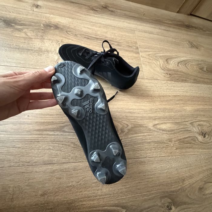Дитячі кросівки для спорту копочки бутси  adidas
