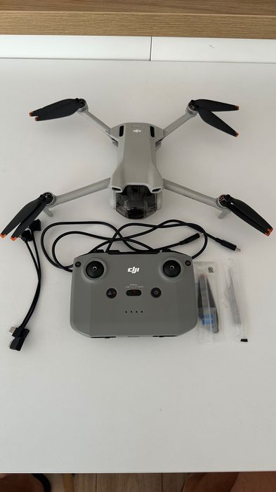 Dron DJI mini 3