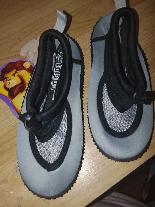 Sapatos para usar na água.