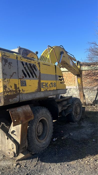 Екскаватор "Твэкс" ЕК-18
