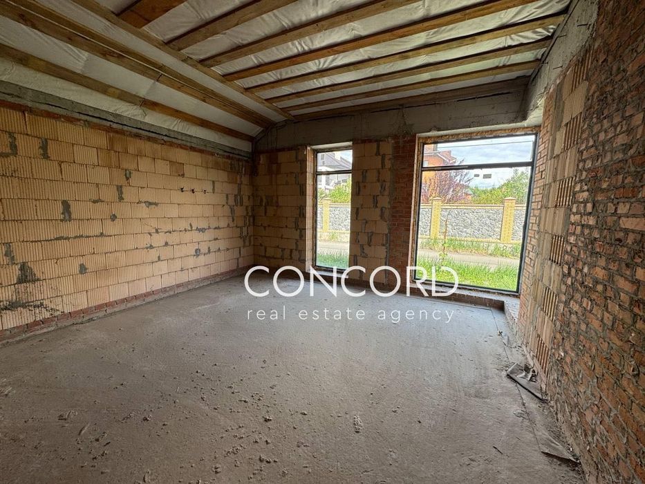 Оболонь. КМ "Чорнобилець-Оболонь", 6-та Лінія, 13. Продам будинок