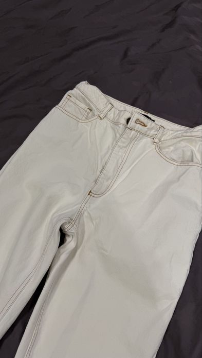 Джинси біло-молочні musthave