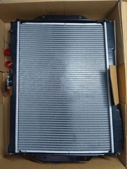 Radiador novo na caixa