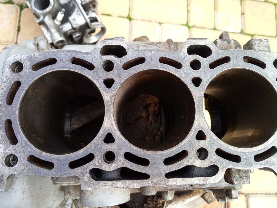 Блок + ГБЦ Subaru Justy 1,2  1984-1990