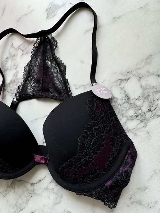 Новий бюстгальтер з оригінальною спинкою M&S