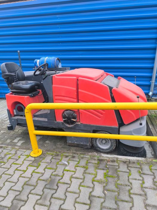 Zamiatarka szorowarka Hako Hakomatic 1800