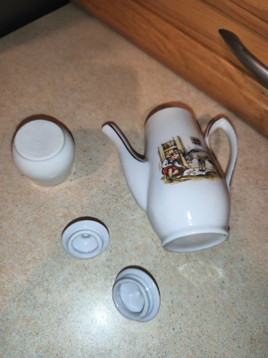 Porcelanowy zestaw dla lalek