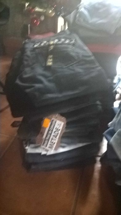 lote de 77 calças para mulher .novas com etiqueta