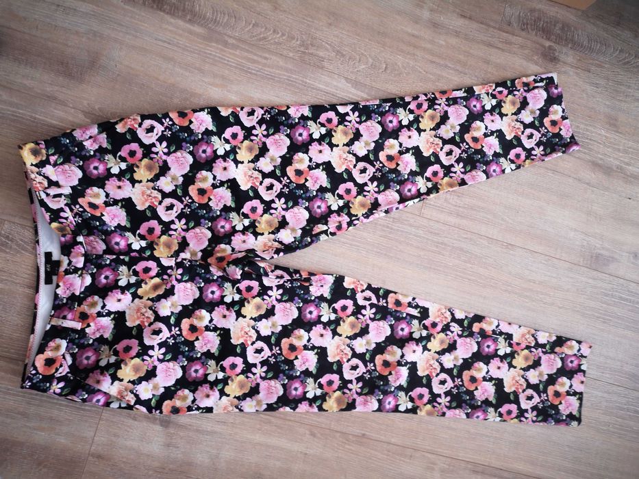 H&M Nowe Spodnie w Kwiaty 38-sprzedam!
