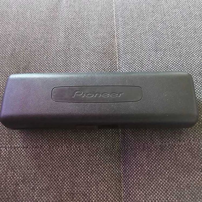 Rádio auto Pioneer em bom estado