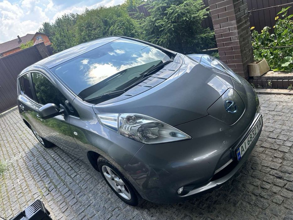 Продам Nissan Leaf 2016