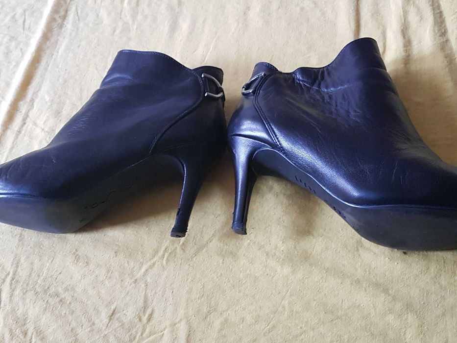 UNISA super buciki skóra markowe 36