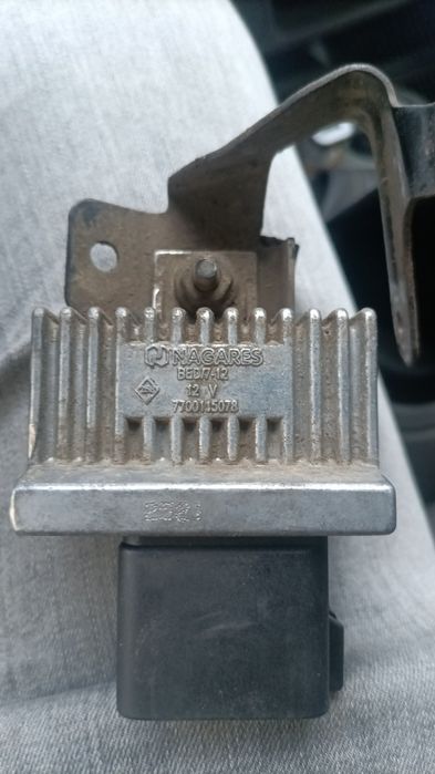 Продам робочі Реле свічок накалана на Рено 1.5 DCI і кенго кліо Меган