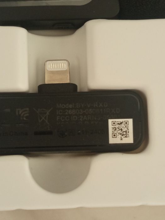 Bezprzewodowy mikrofon BOYA BY-V2 (2 szt.) iPhone / iPad - Zestaw