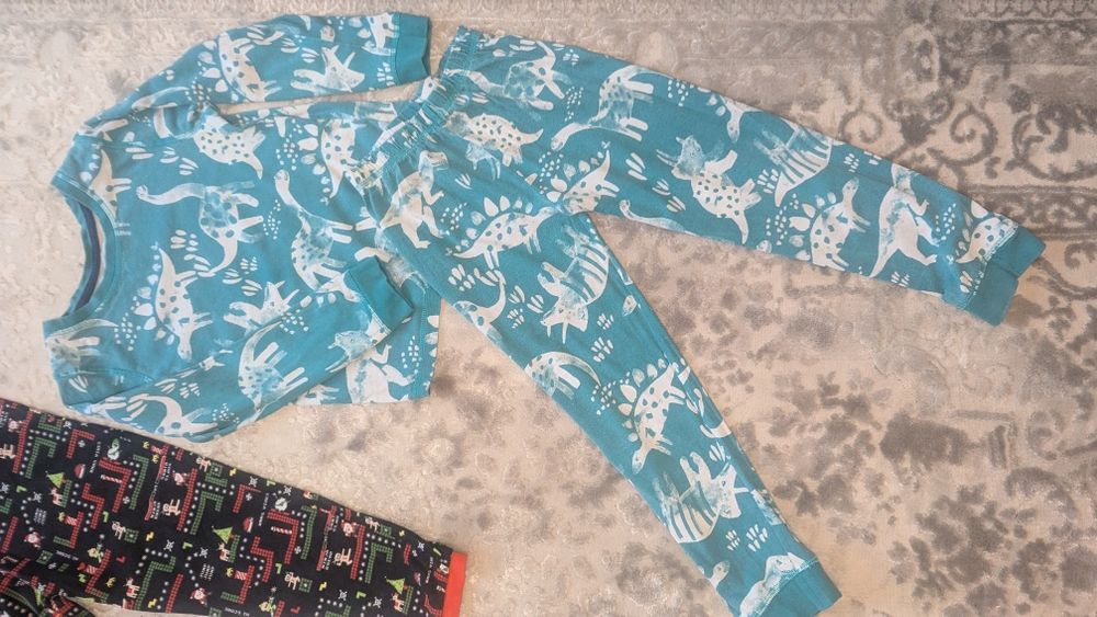 Піжамка  для хлопчика, тепла і зручна 116-112 см