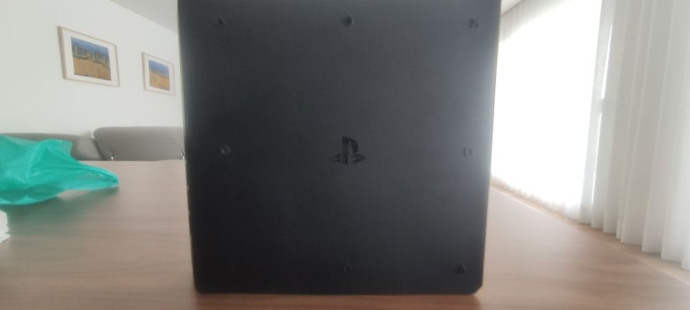 PlayStation 4 Slim 1TB