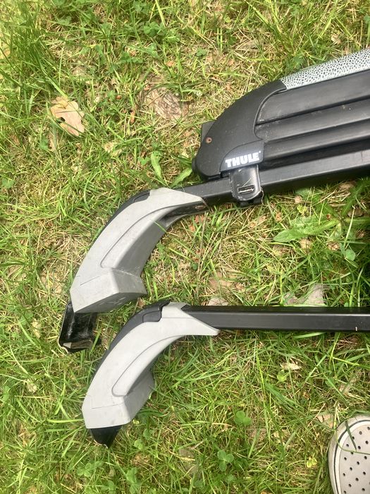 Bagażnik dachowy Thule na narty do Toyoty Yaris 2000
