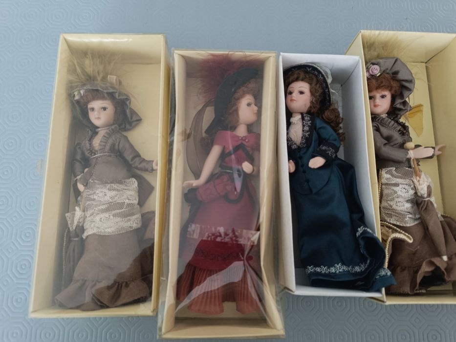 Bonecas de porcelana da coleção Damas de Época