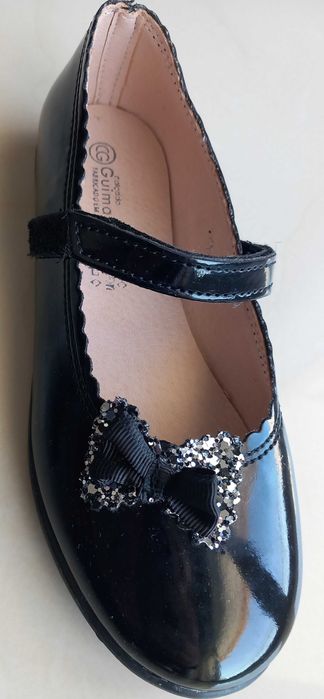 Sapatos Pretos Lacinhos