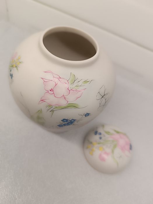 Pote Porcelana. Pintado à Mão. Como Novo