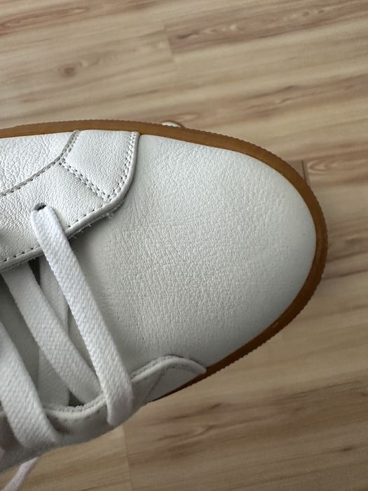 Skórzane trampki BUTÉ – Nowe