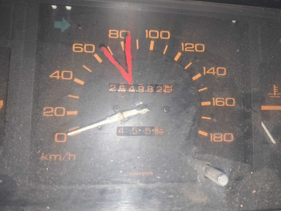 Nissan D21 2.3 Diesel — Fiável e Pronta a Trabalhar