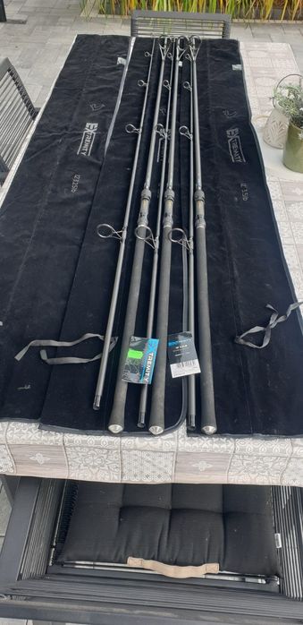 Wędki karpiowe kołowrotki pokrowiec avid solar shimano