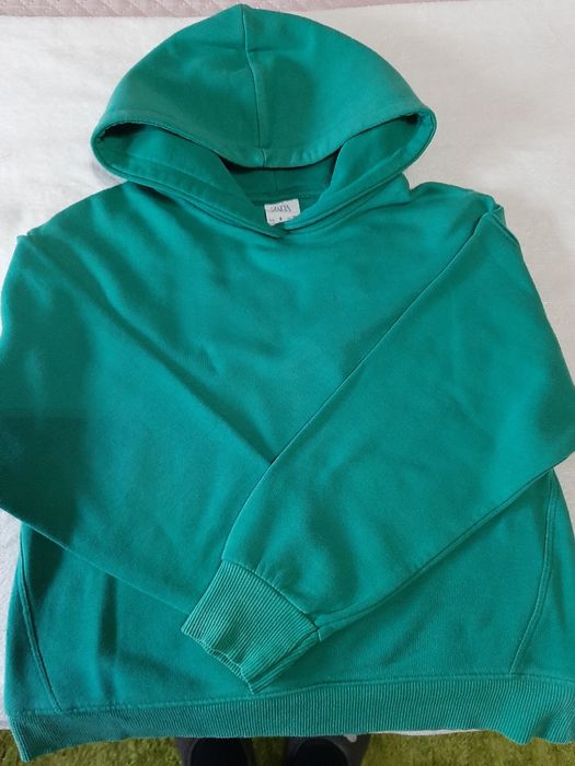 Green Sweatshirt, Size 9 Years