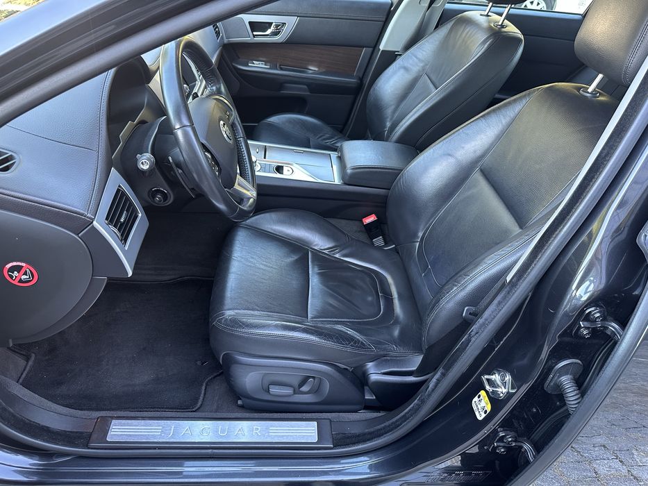 Jaguar XF 2.2d Luxury Auto.